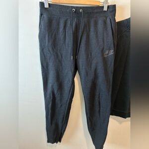 ❌ SOLD❌ Nike Jogger sweatpants size medium
